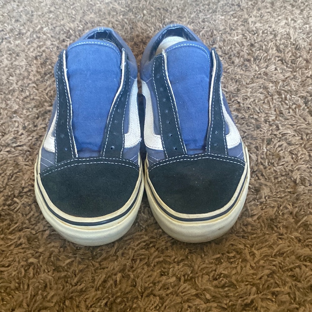 MENS SIZE 7 & WOMENS SIZE 8.5 BLUE VANS SHOES
